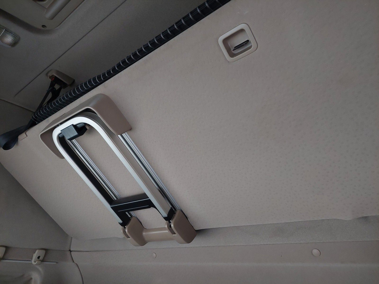 Tractor unit Scania R 440 LA6X2/4MNA