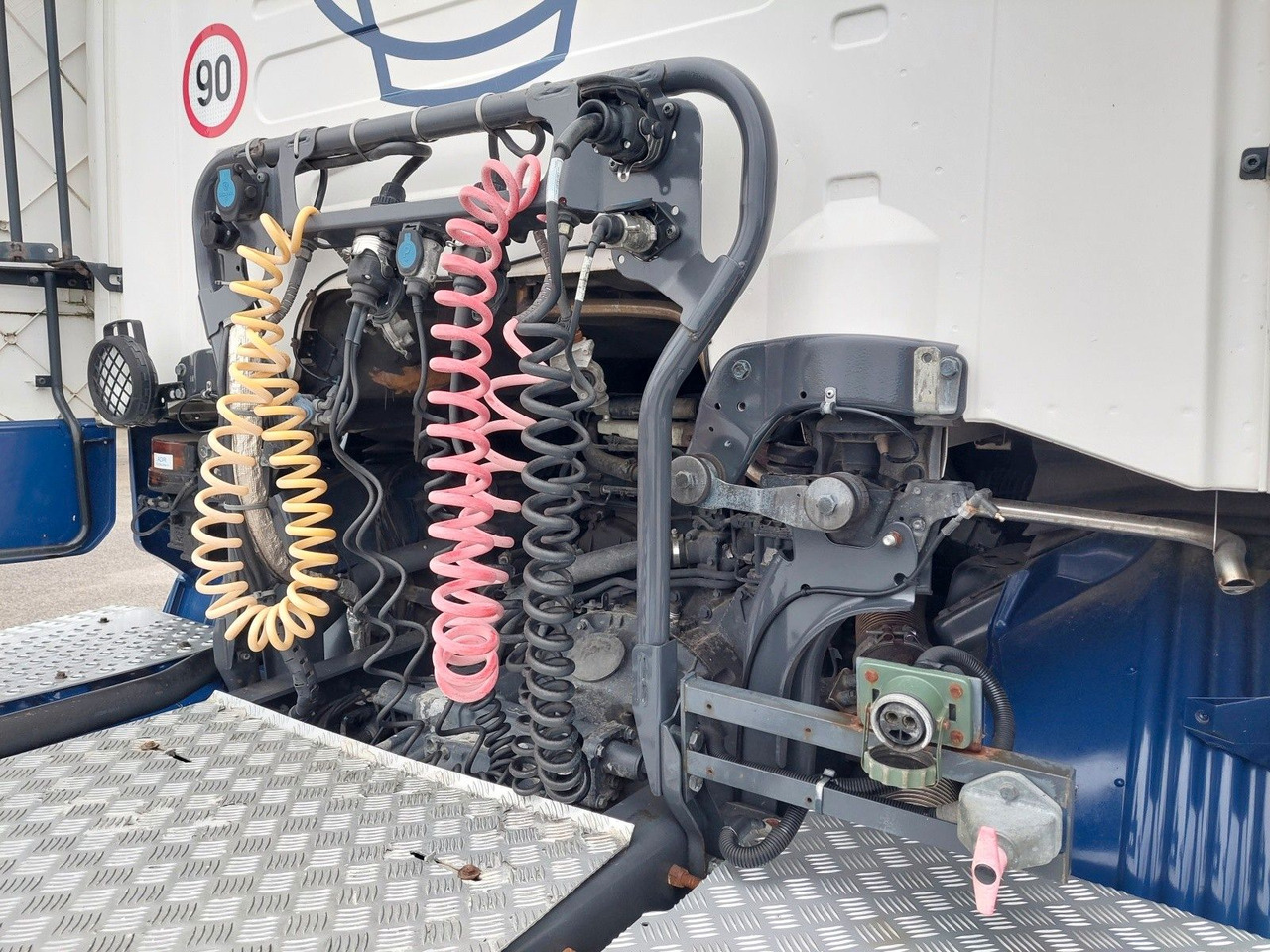 Tractor unit Scania R 440 LA6X2/4MNA