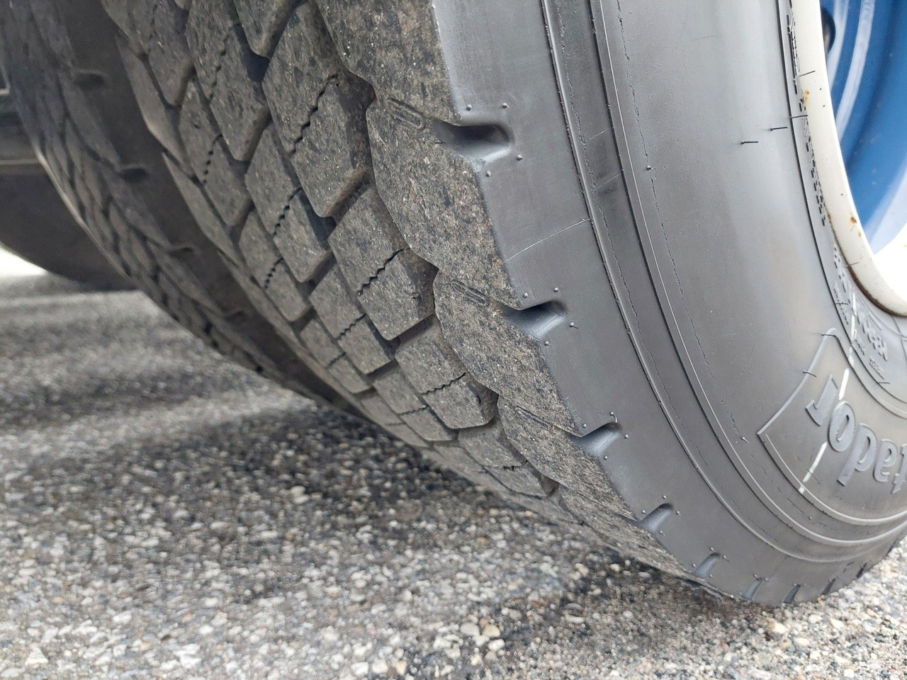 Tractor unit Scania R 440 LA6X2/4MNA