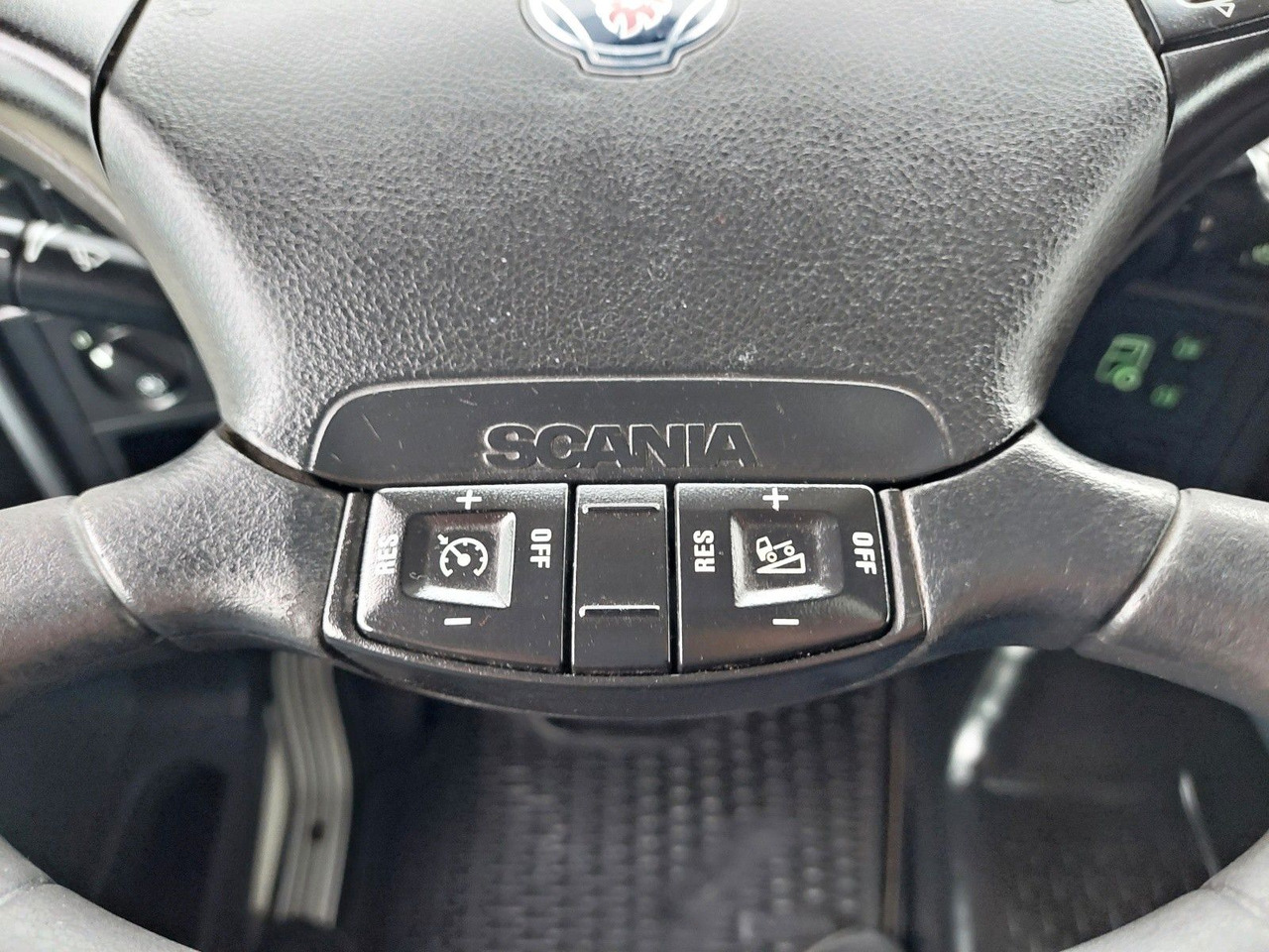 Tractor unit Scania R 440 LA6X2/4MNA