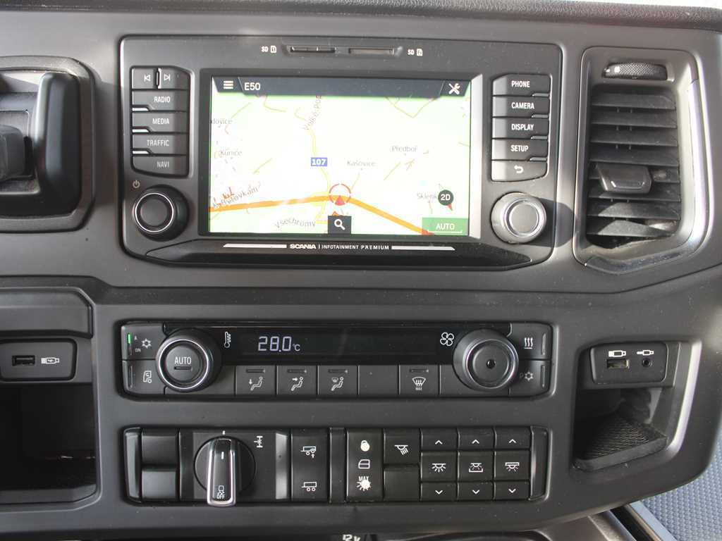 Tractor unit Scania R 450, RETARDER, NAVIGATION, EURO 6