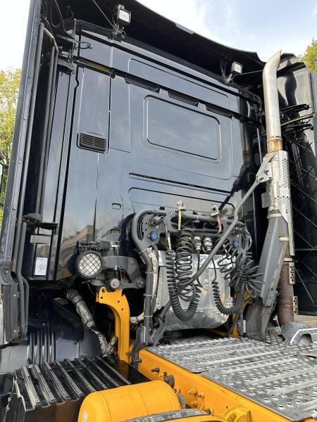Tractor unit Scania R 520 4x2 Standard Kipphydr.Retarder deuts.LKW V8
