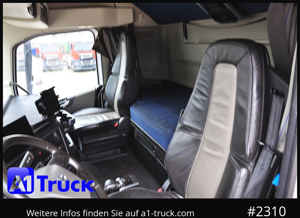 Tractor unit VOLVO FH 460 XL  LNG Leder Navi Standlklima