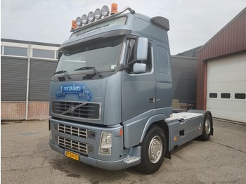 Tractor unit Volvo FH12-420 4x2 Globetrotter Euro3 - VEB+ - Vlonder + Metallic - Top! 02/2020APK: picture 1
