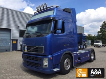 Volvo FH12420 4x2 Globetrotter XL 2003 tractor unit from