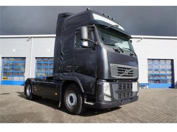 Tractor unit Volvo FH13-540 Manual Globetrotter XL 2010: picture 1