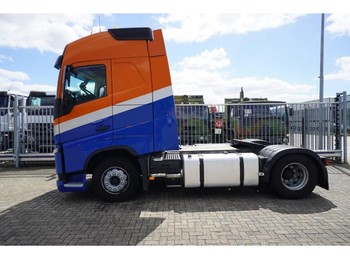 Tractor unit Volvo FH 420 EURO 6 GLOBETROTTER: picture 1