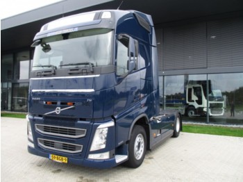 Tractor unit Volvo FH 460 Globetrotter 4X2: picture 1