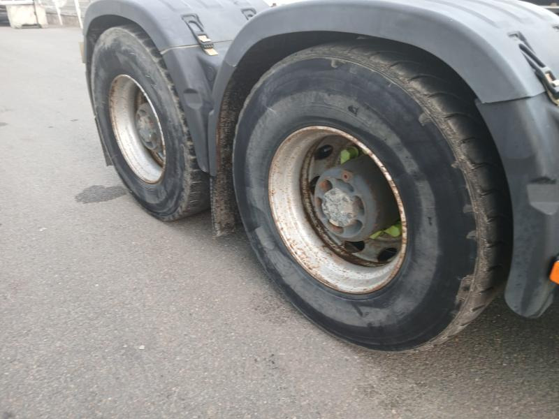 Tractor unit Volvo FH 520