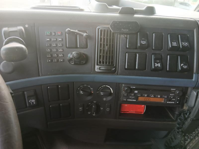 Tractor unit Volvo FH 520