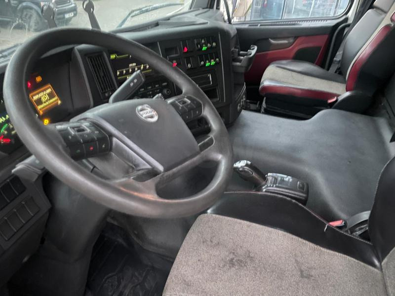 Tractor unit Volvo FMX 460