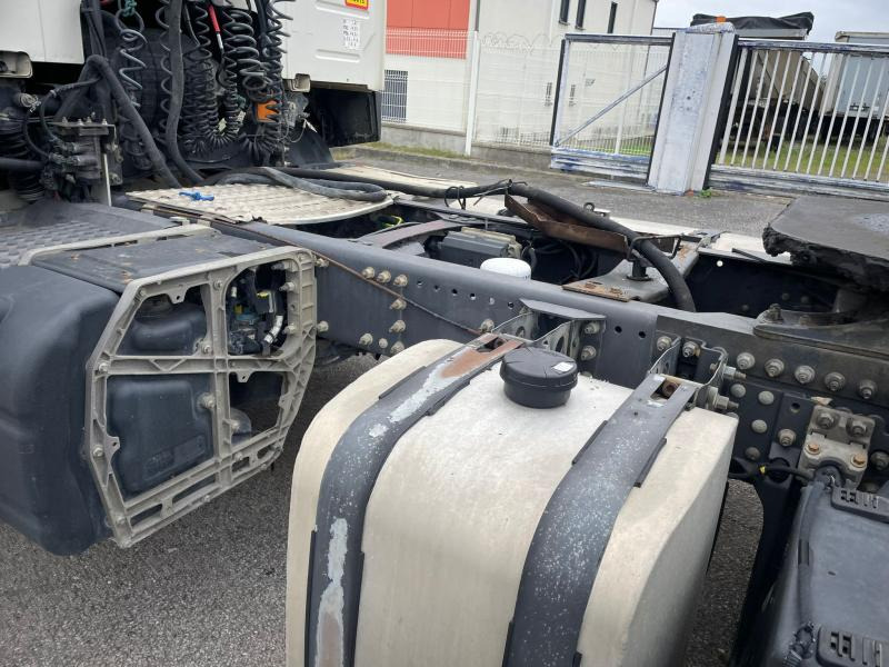 Tractor unit Volvo FMX 460