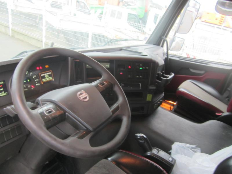 Tractor unit Volvo FMX 460