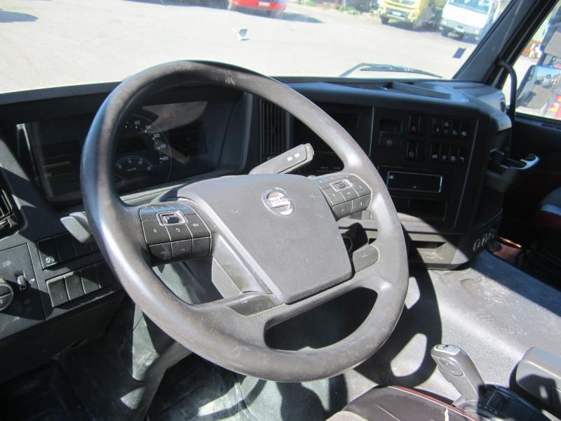 Tractor unit Volvo FMX 460