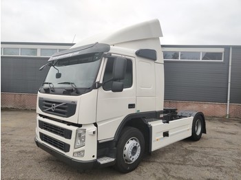 Tractor unit Volvo FM 370 4x2 Globetrotter - Euro5 - Side Skirts - 80% Tires - 379600 - TOP!: picture 1