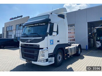Tractor unit Volvo FM 420 Globetrotter, Euro 6, / Automatic / 2 Tanks / TOP condition / Good tyres: picture 1