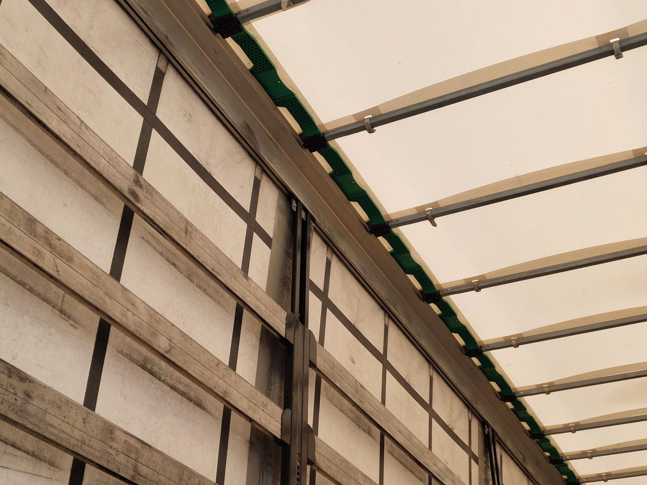 Curtainsider trailer Gniotpol G-4080 Durchladbarer