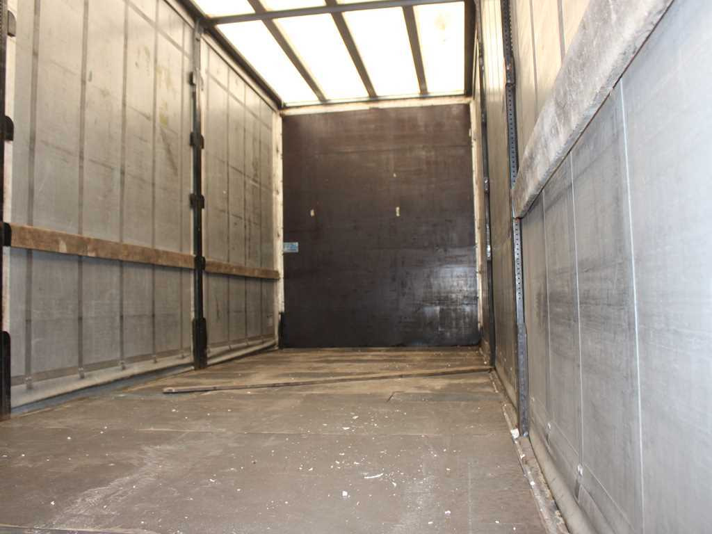 Curtainsider trailer H&W