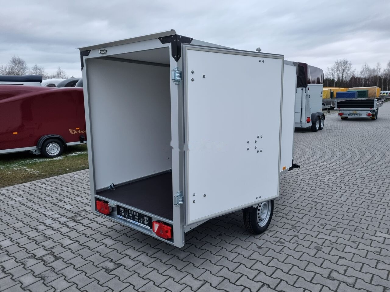 New Closed box trailer Humbaur HK 752513-15P fourgon box trailer 750 kg GVW 1 locked door: picture 28