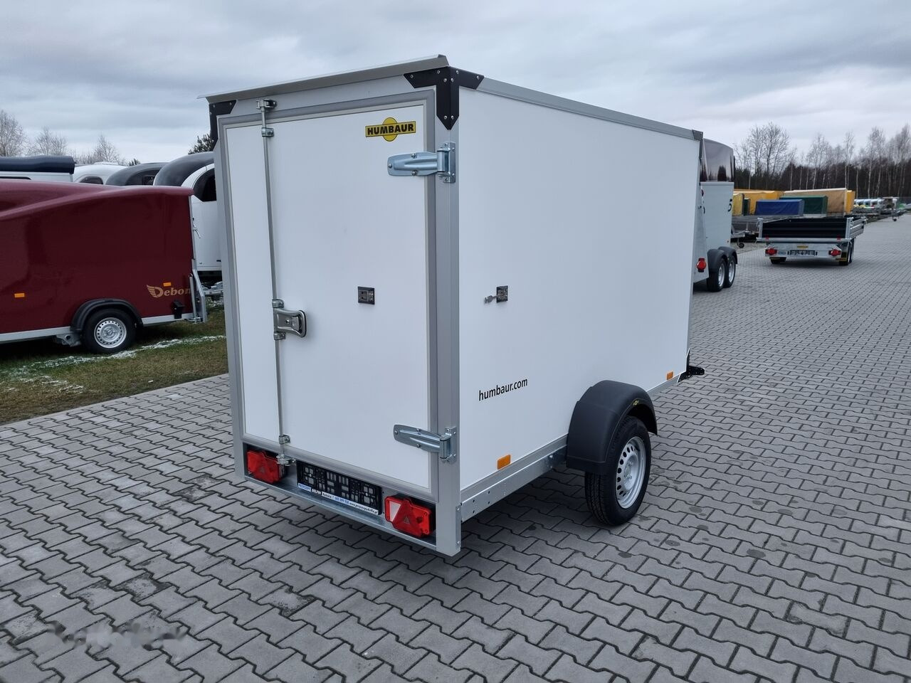 New Closed box trailer Humbaur HK 752513-15P fourgon box trailer 750 kg GVW 1 locked door: picture 14