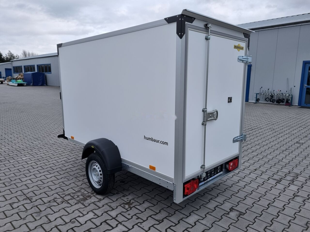 New Closed box trailer Humbaur HK 752513-15P fourgon box trailer 750 kg GVW 1 locked door: picture 12