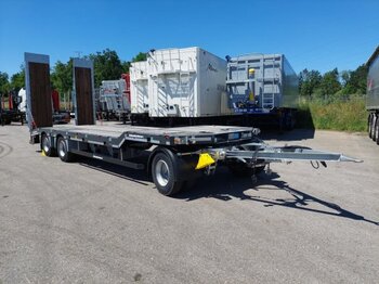 New Low loader trailer for transportation of heavy machinery Kässbohrer SM3 Tieflader, mit Laderampen: picture 1