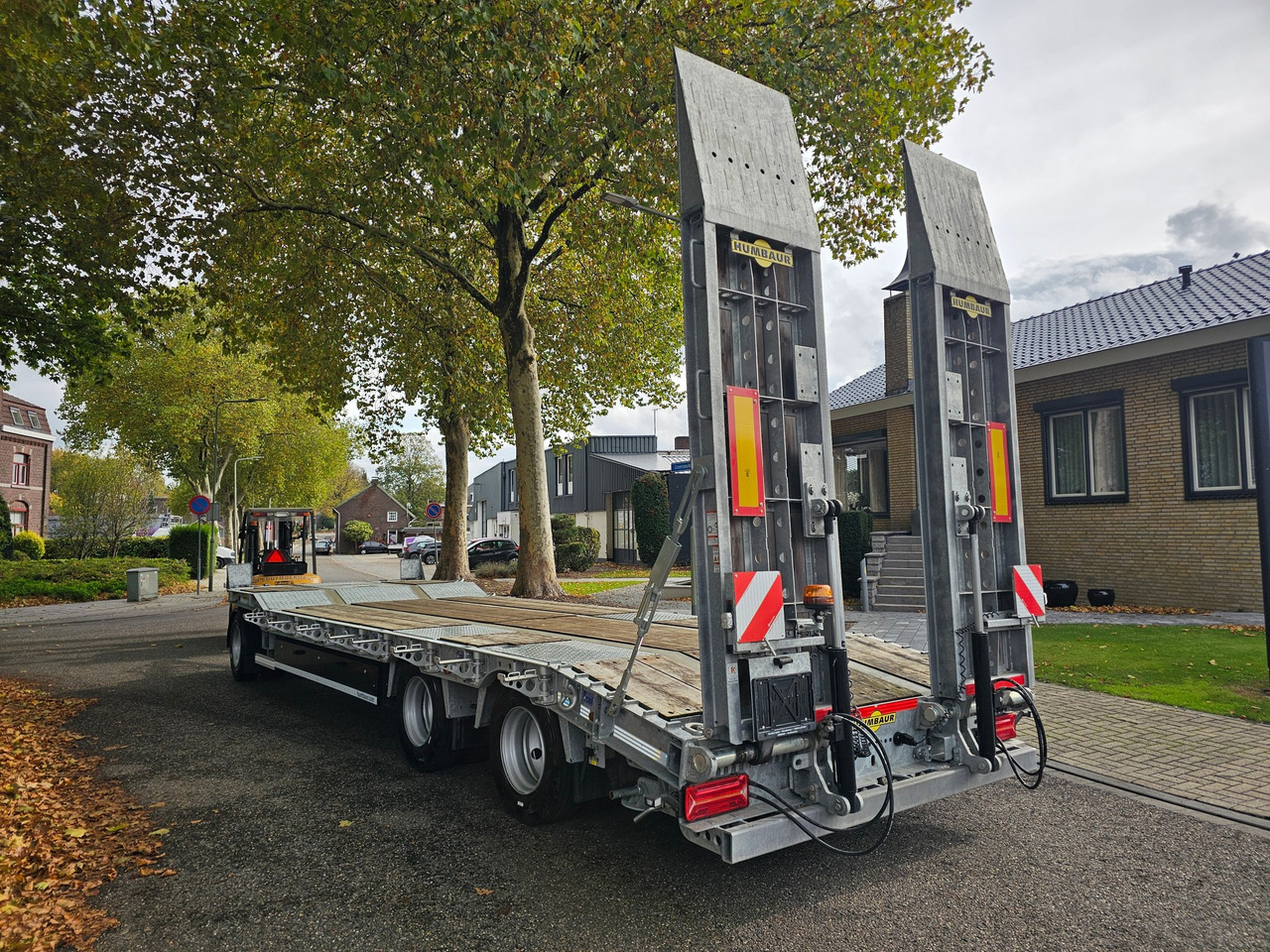 Low loader trailer Humbauer HTD30 With Hydraulic Ramps