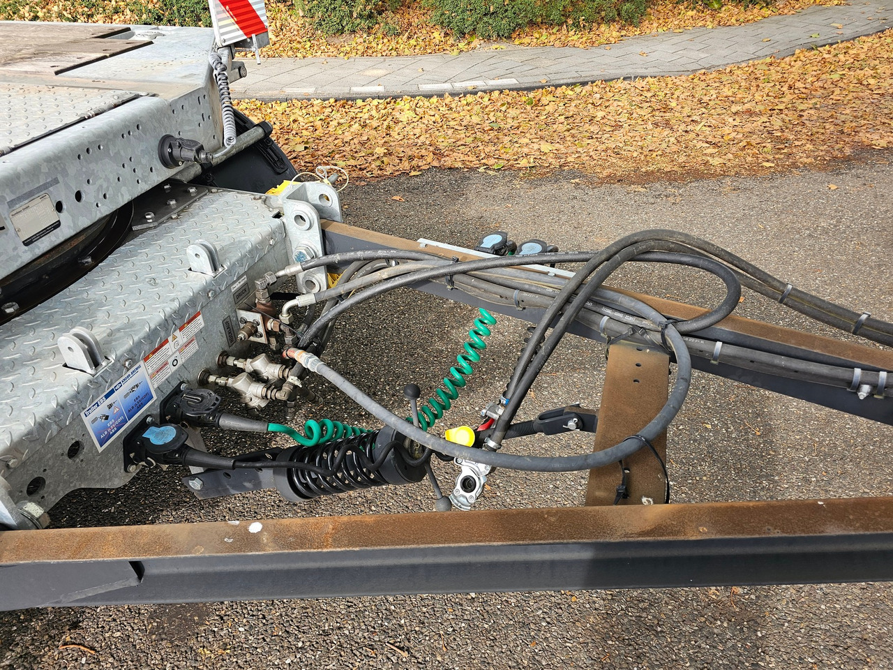 Low loader trailer Humbauer HTD30 With Hydraulic Ramps