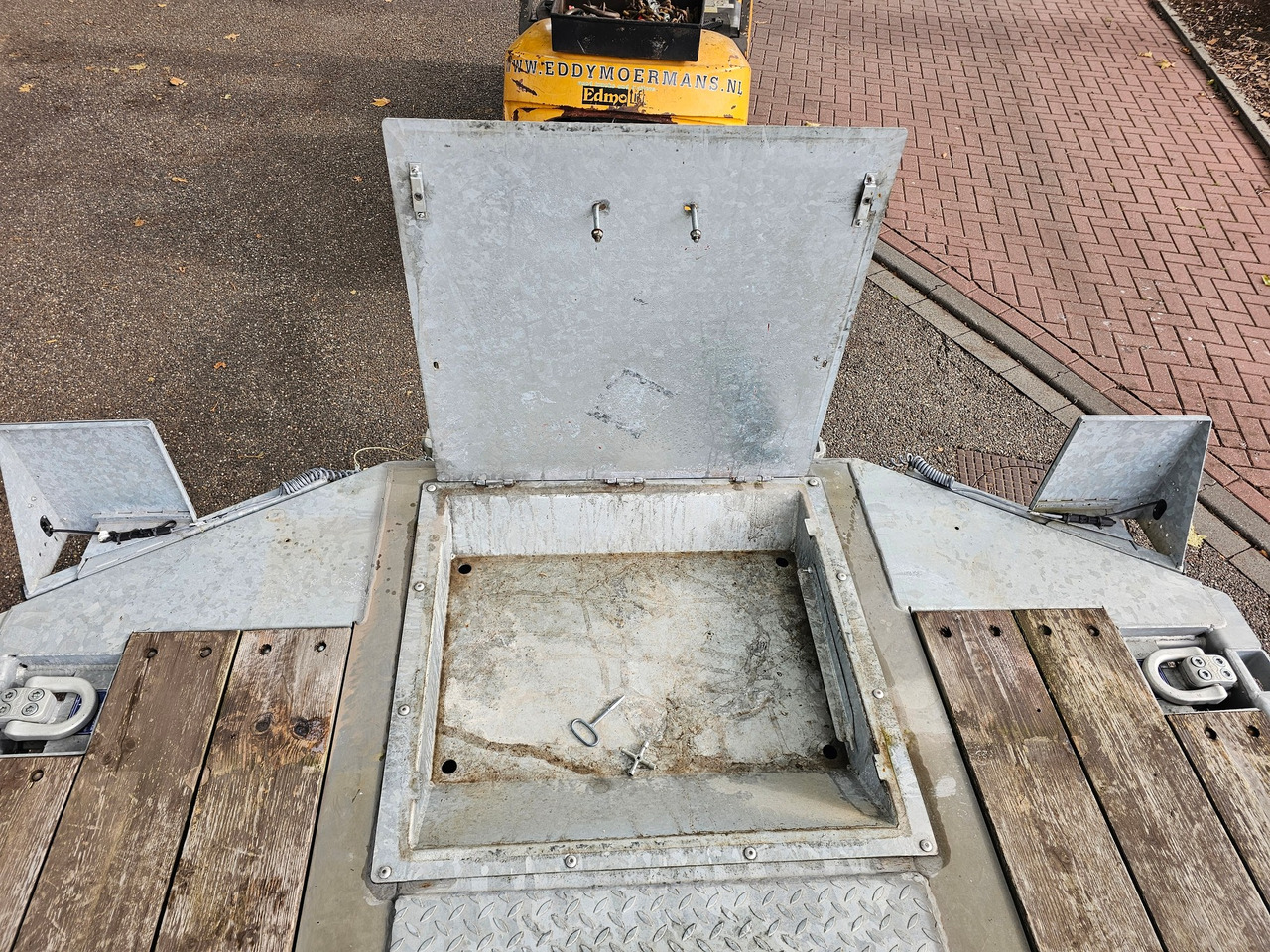 Low loader trailer Humbauer HTD30 With Hydraulic Ramps