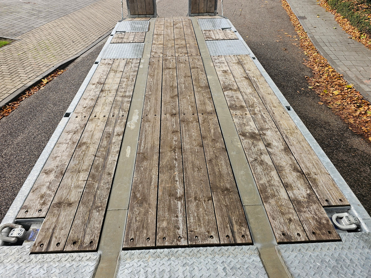 Low loader trailer Humbauer HTD30 With Hydraulic Ramps