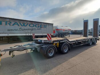 Low loader trailer Kässbohrer SM4 Tieflader, Hydraulische Rampen: picture 1