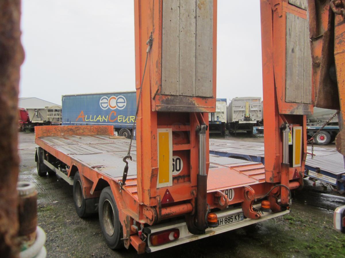 Low loader trailer Trax