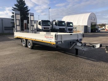 New Low loader trailer for transportation of heavy machinery Möslein TTS 13 Tandem-Tieflader: picture 1