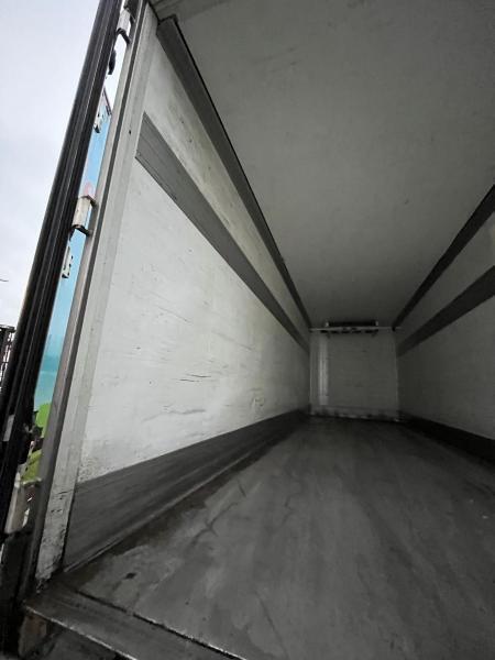 Refrigerator trailer Schmitz Cargobull Isolierter Kühlkoffer