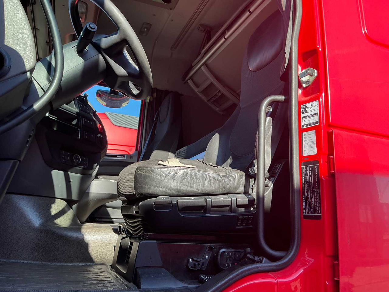 Truck 2019 DAF XF450FT TR4X2 COM KIP TRACTOR UNIT (84113-811)