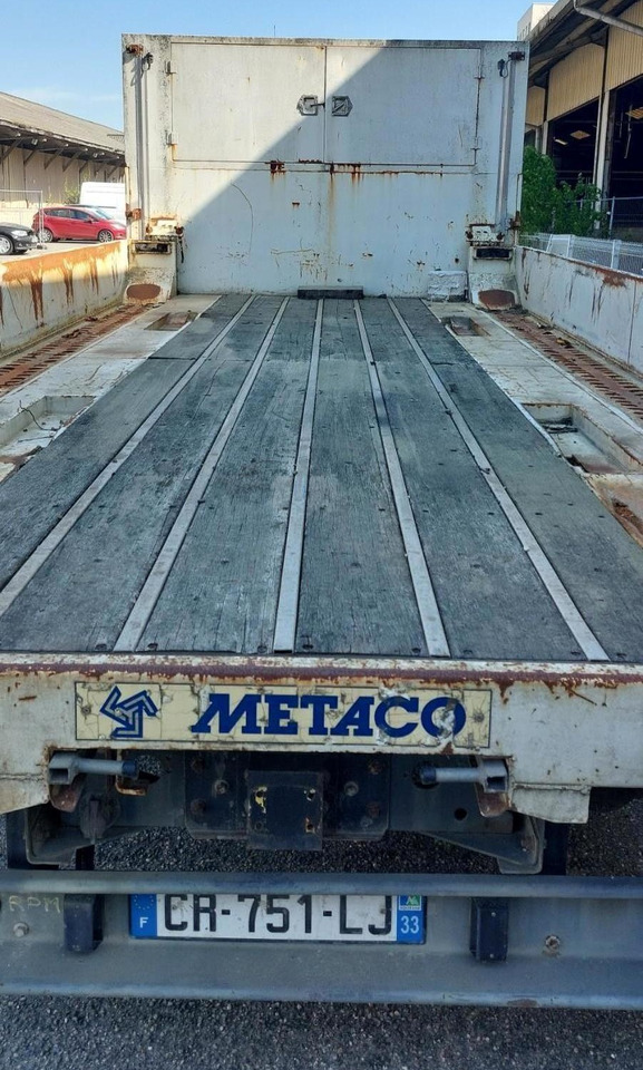 Autotransporter truck IVECO CARGOBUL