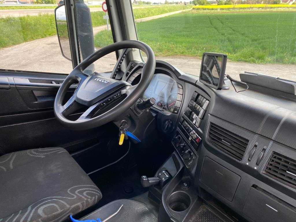 Autotransporter truck Iveco STRALIS 360 e6 A Réparer