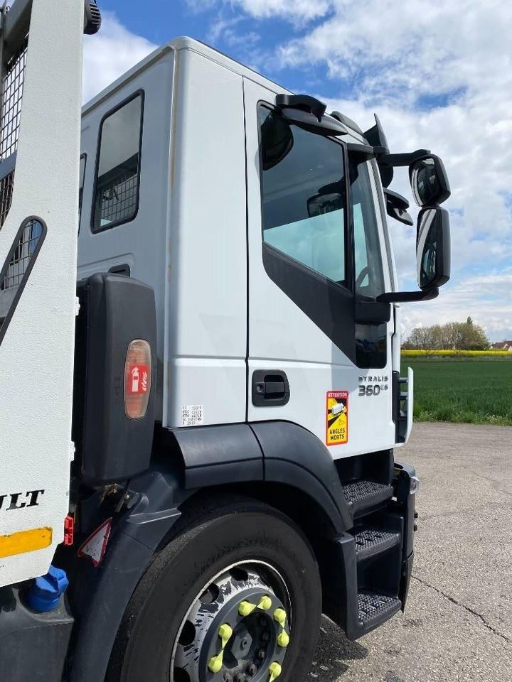 Autotransporter truck Iveco STRALIS 360 e6 A Réparer