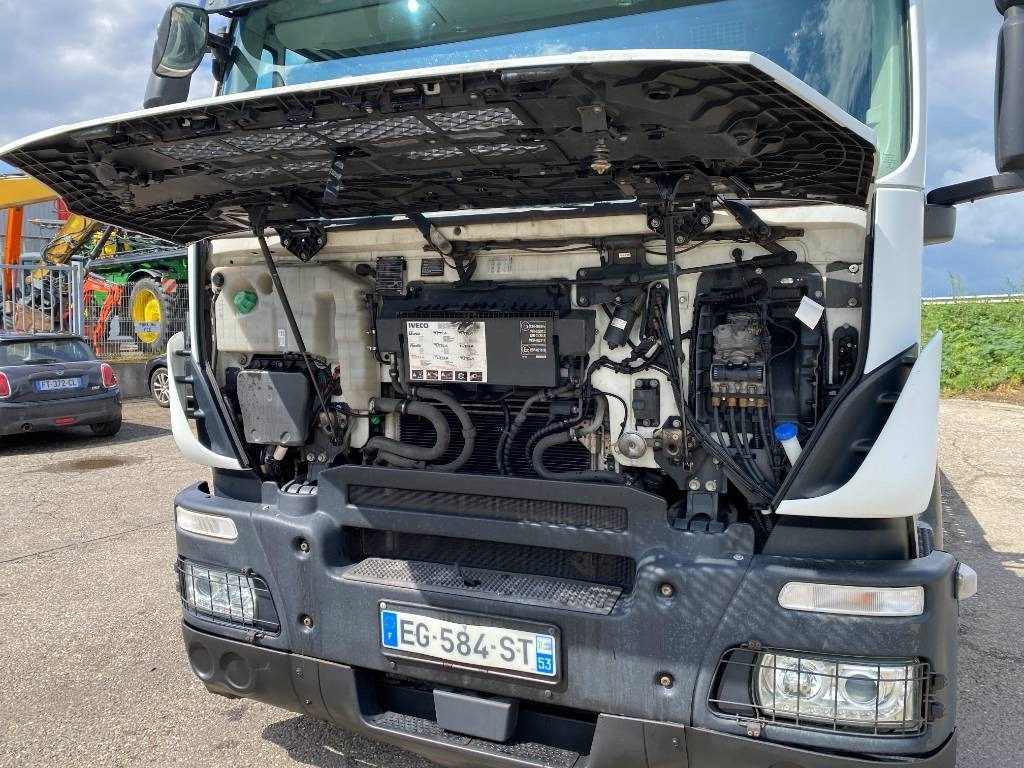 Autotransporter truck Iveco STRALIS 360 e6 A Réparer