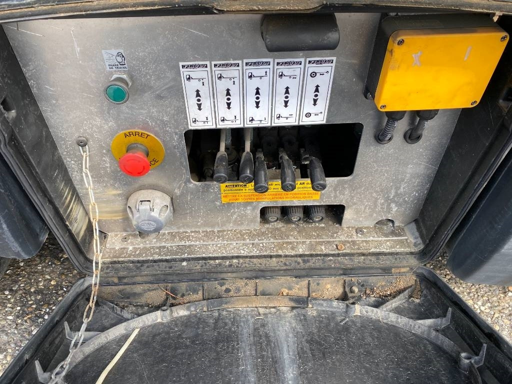 Autotransporter truck Iveco STRALIS 360 e6 A Réparer