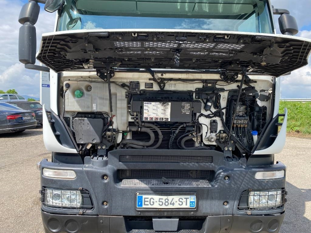 Autotransporter truck Iveco STRALIS 360 e6 A Réparer