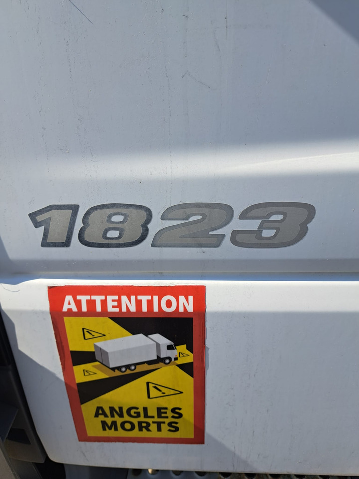 Autotransporter truck MERCEDES-BENZ 1823