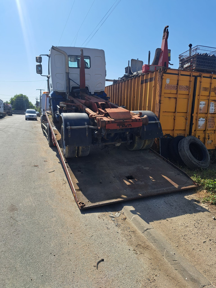 Autotransporter truck MERCEDES-BENZ 1823