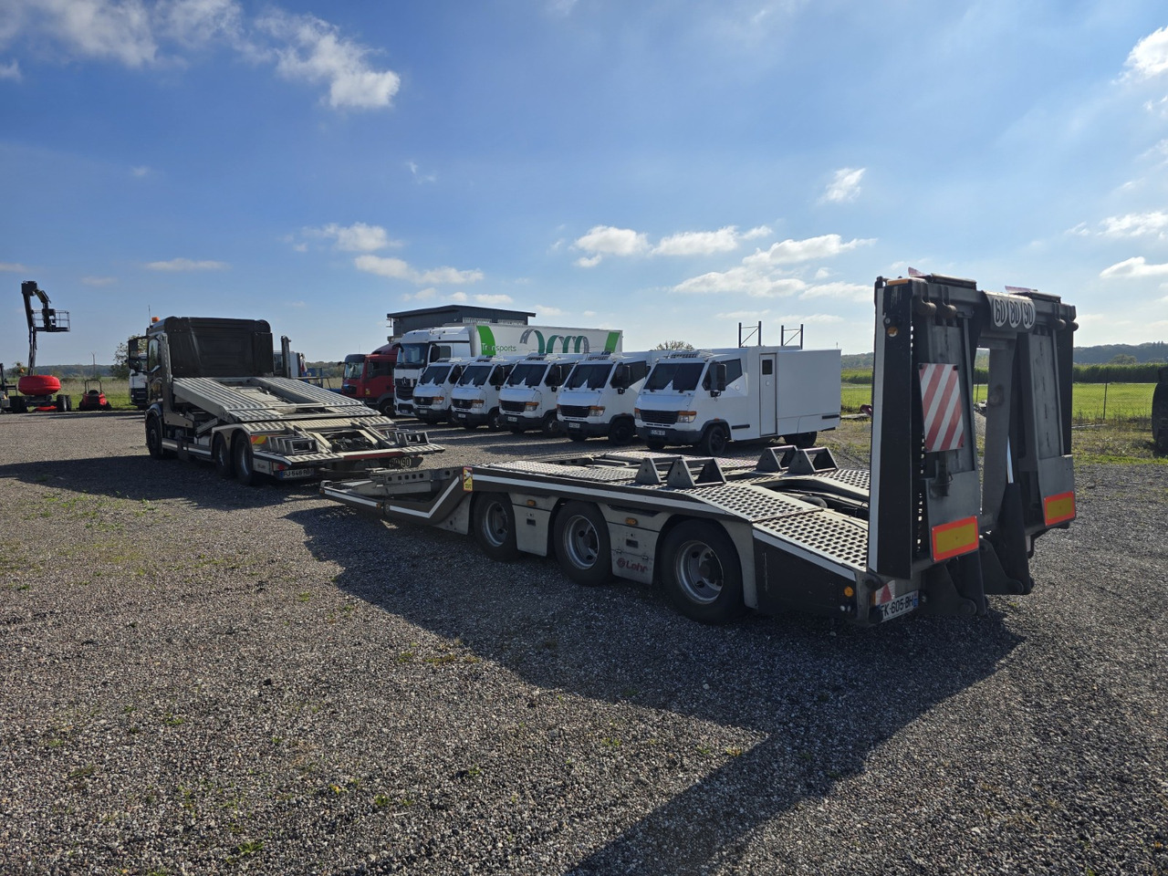 Autotransporter truck MERCEDES-BENZ 2353