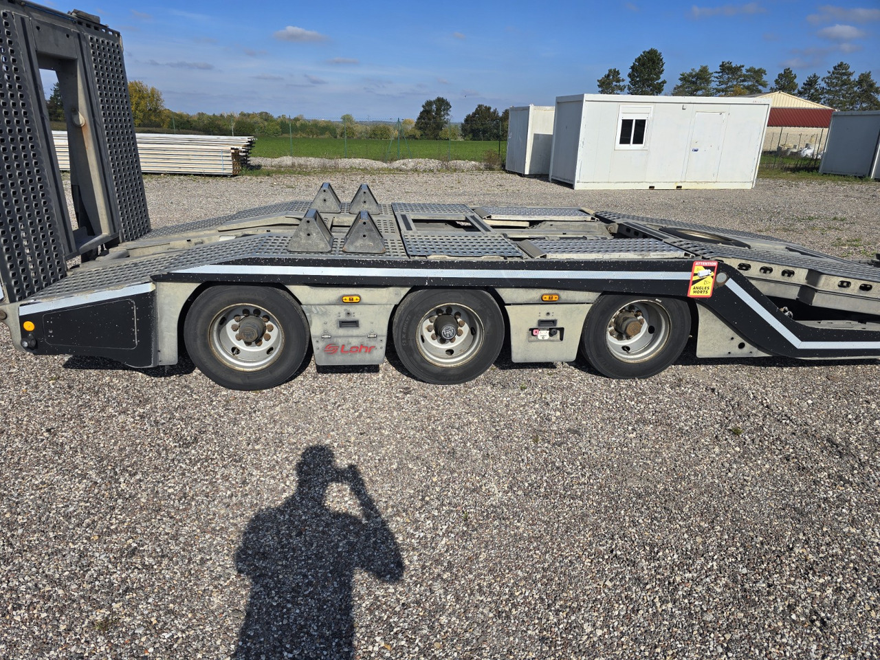 Autotransporter truck MERCEDES-BENZ 2353