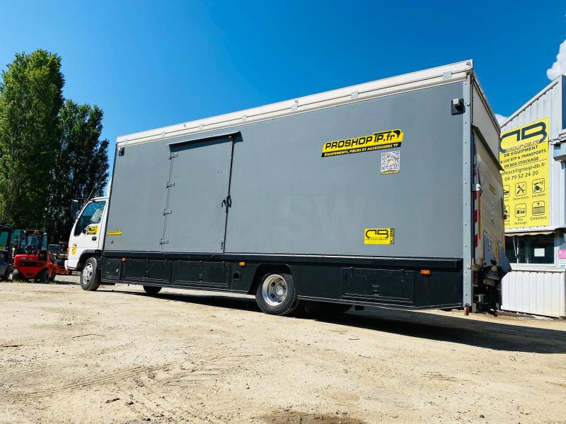 Box truck ISUZU Camion SÉRIE N AVEC 2 STRUCTURES CHAPITEAUX