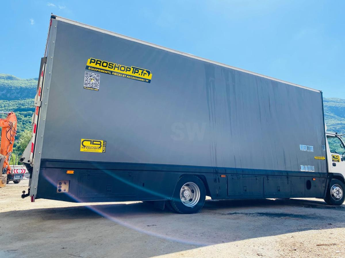 Box truck ISUZU Camion SÉRIE N AVEC 2 STRUCTURES CHAPITEAUX