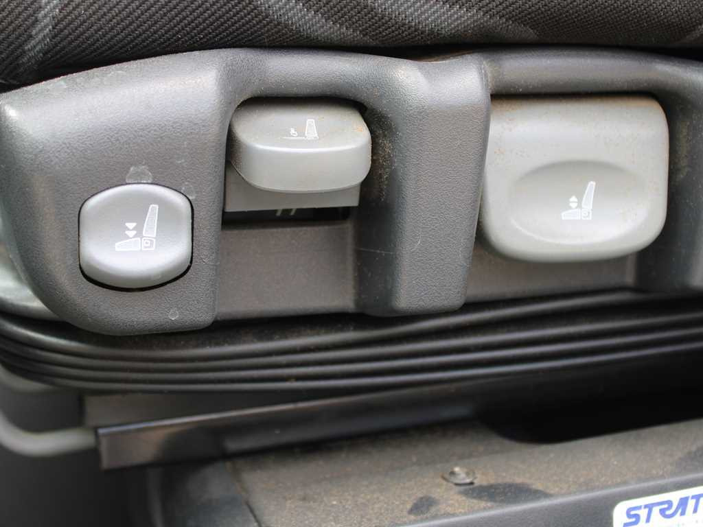 Box truck Iveco EUROCARGO ML 190EL30, EURO 5, HYDRAULIC FRONT