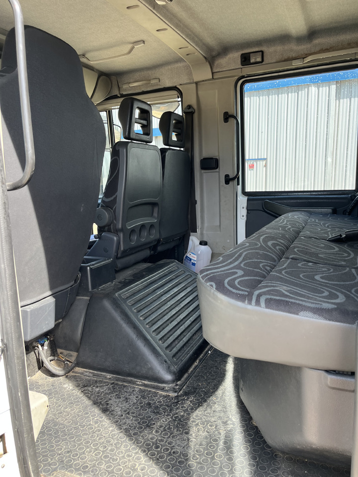 Box truck Iveco Eurocargo 100E22 caisse double cabine 7 places