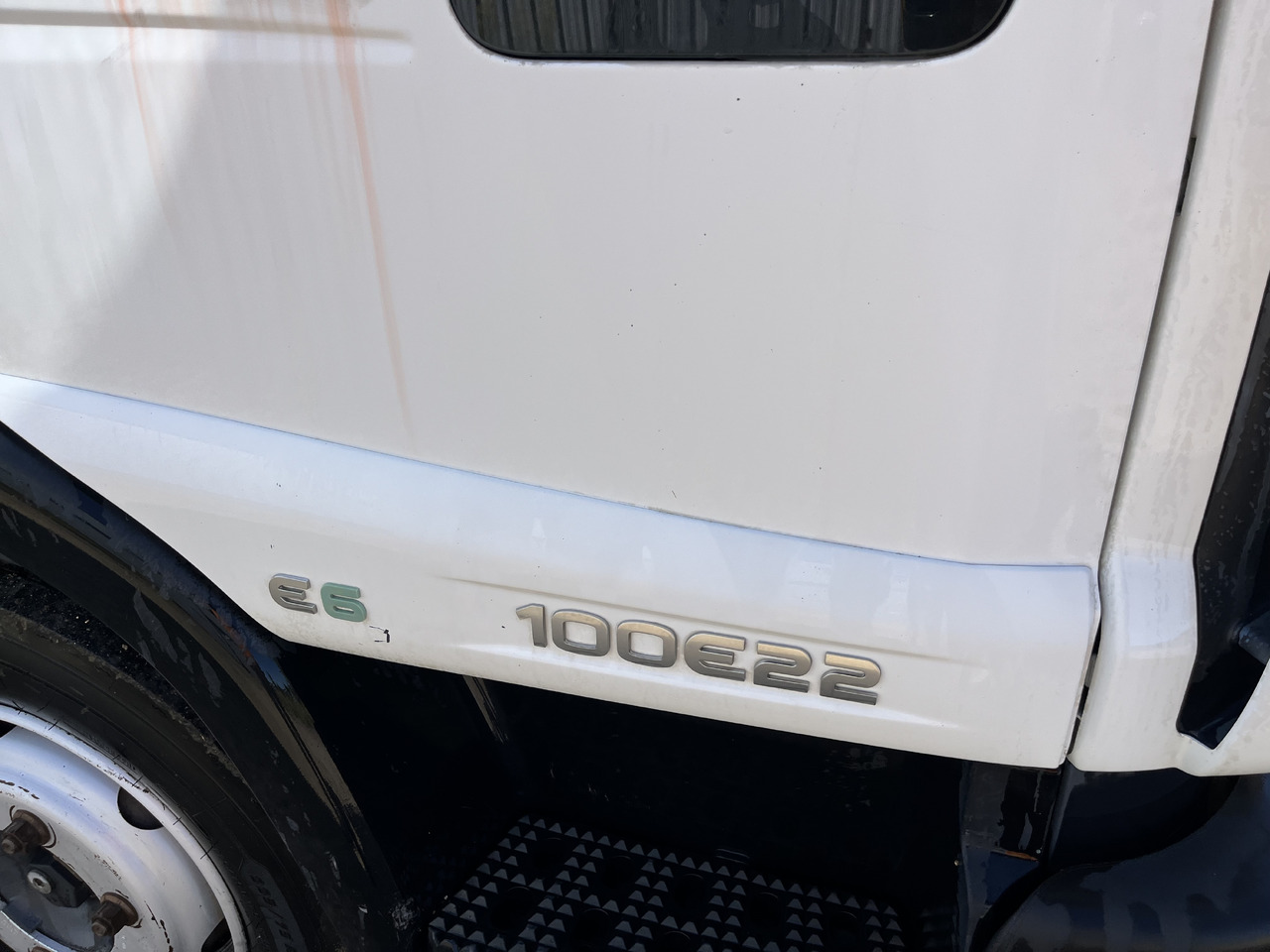 Box truck Iveco Eurocargo 100E22 caisse double cabine 7 places